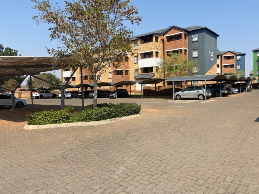 2 Bedroom Property for Sale in Heuweloord Gauteng