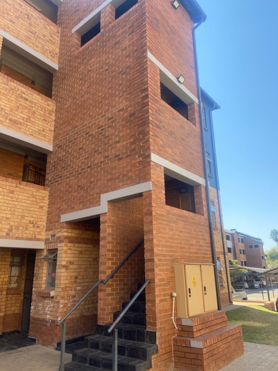 2 Bedroom Property for Sale in Heuweloord Gauteng