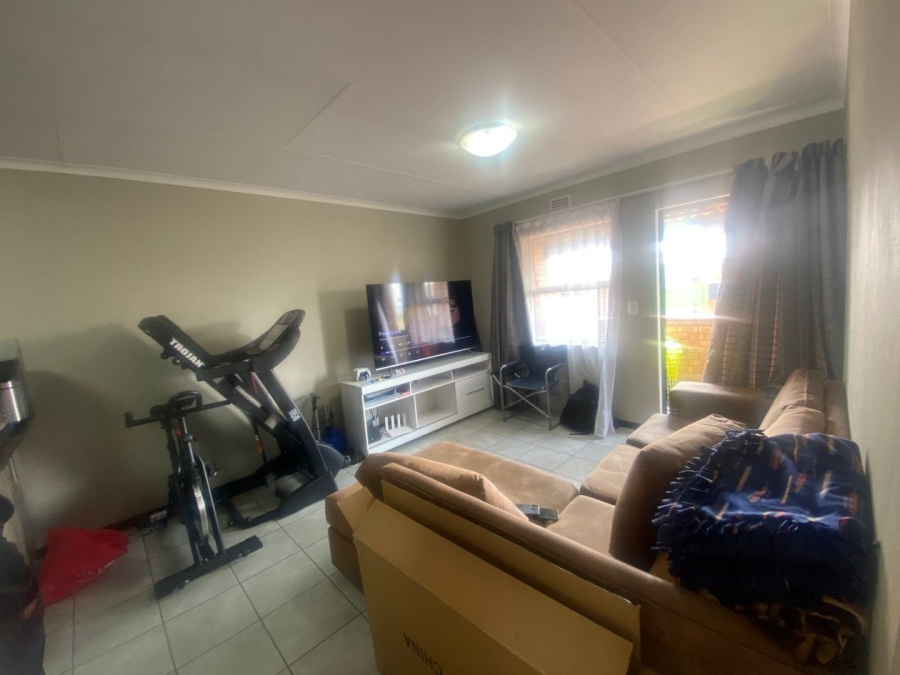2 Bedroom Property for Sale in Heuweloord Gauteng
