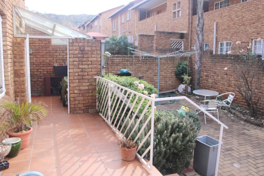 3 Bedroom Property for Sale in Glenvista Gauteng