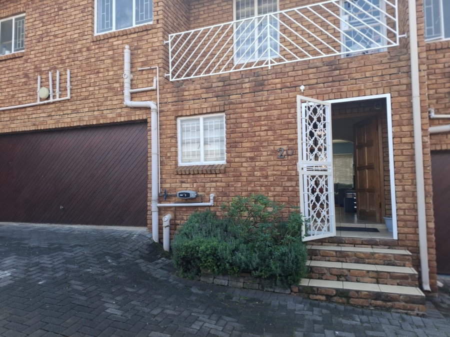3 Bedroom Property for Sale in Glenvista Gauteng