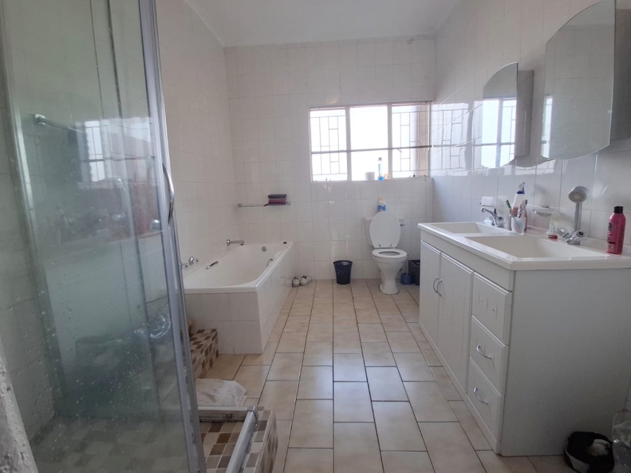 3 Bedroom Property for Sale in Glenvista Gauteng