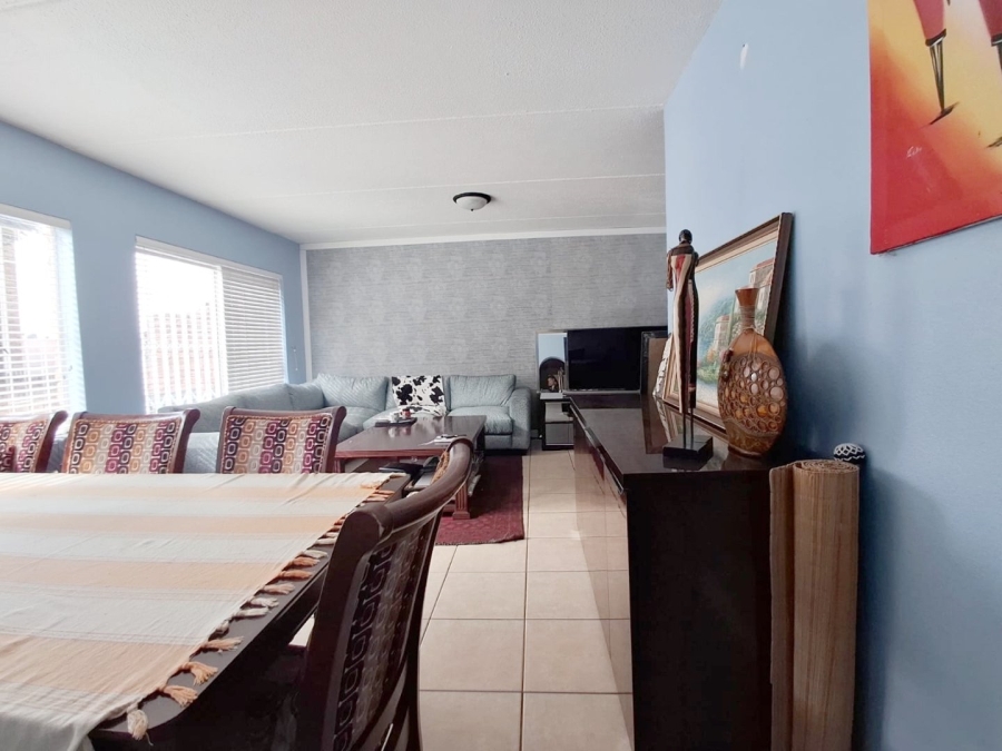 3 Bedroom Property for Sale in Glenvista Gauteng
