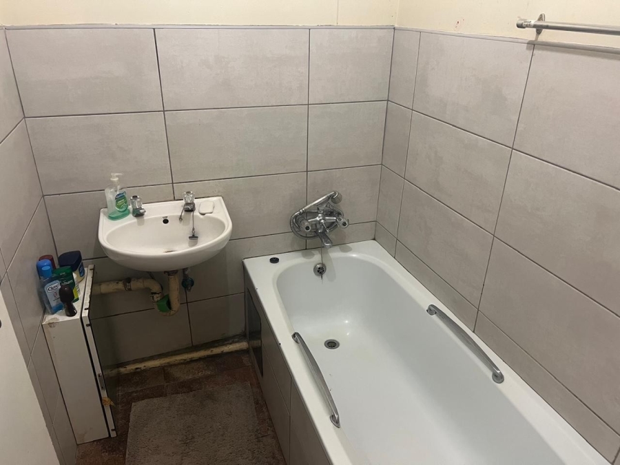 2 Bedroom Property for Sale in Pretoria North Gauteng