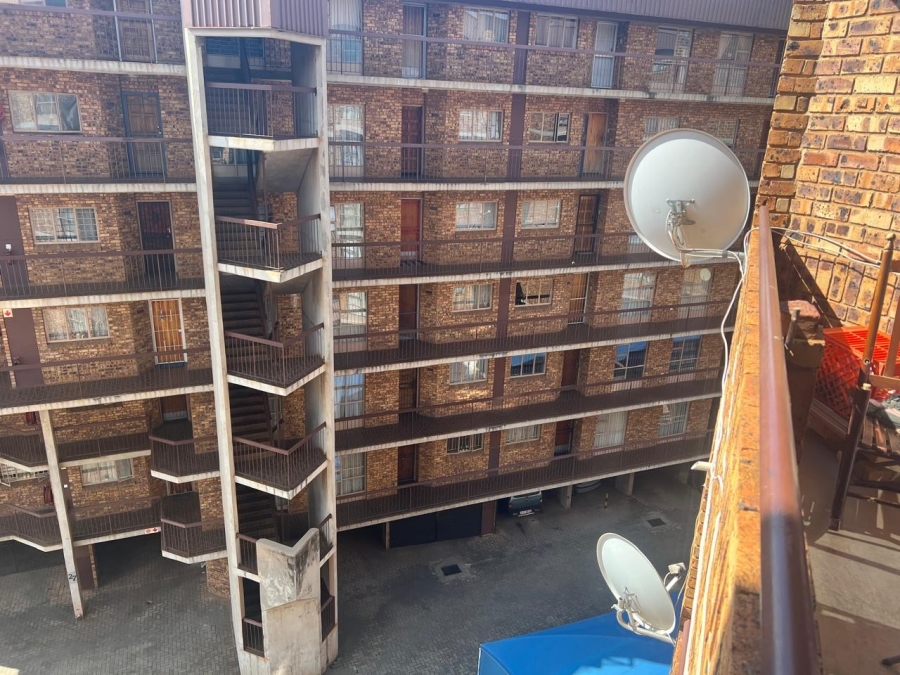 2 Bedroom Property for Sale in Pretoria North Gauteng
