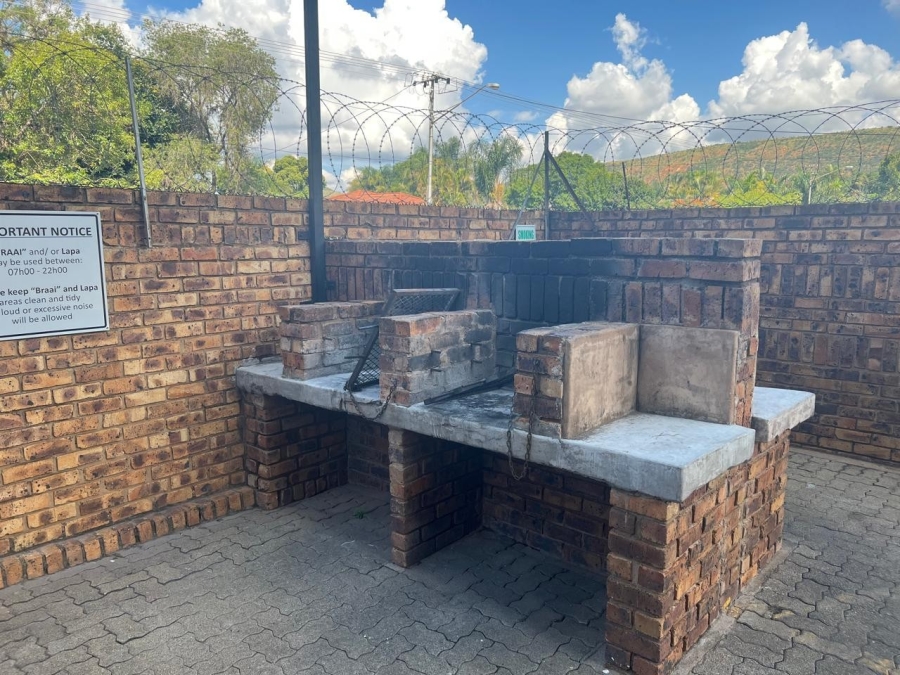 2 Bedroom Property for Sale in Pretoria North Gauteng