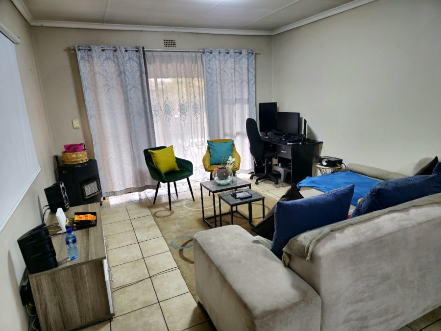 2 Bedroom Property for Sale in Sonneveld Gauteng