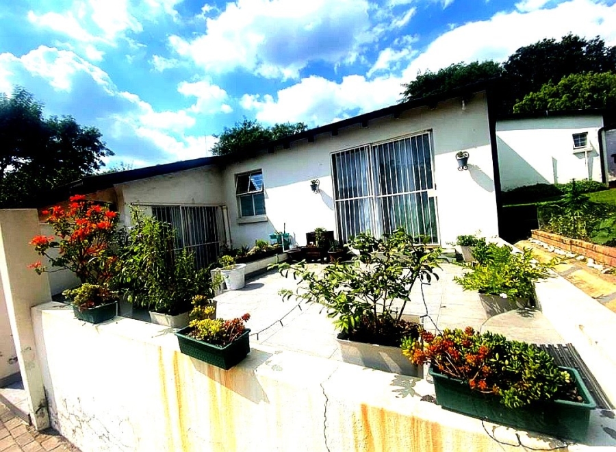 7 Bedroom Property for Sale in Bryanston West Gauteng