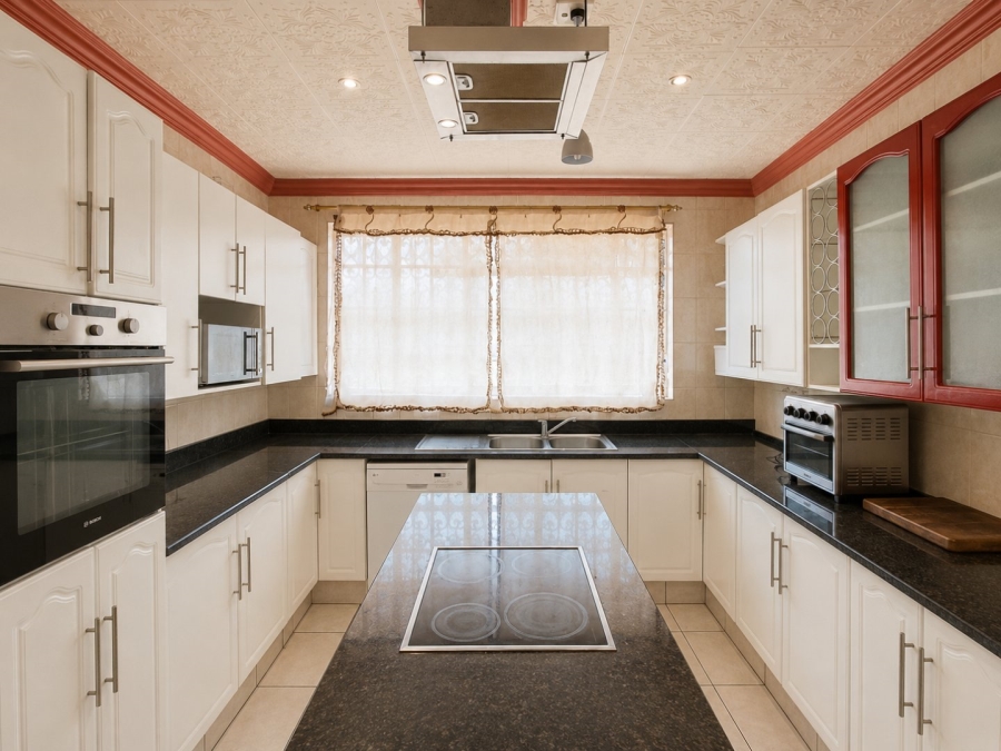 5 Bedroom Property for Sale in Eden Glen Gauteng