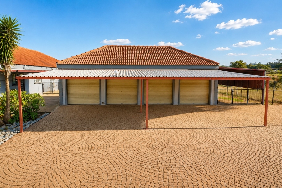 Commercial Property for Sale in Zandfontein AH Gauteng