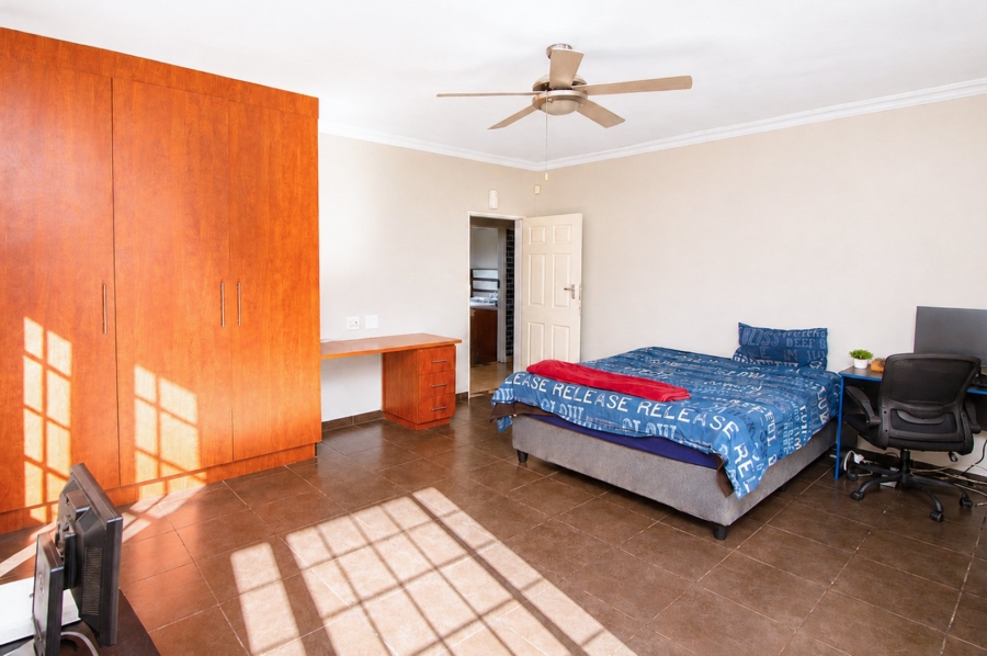 Commercial Property for Sale in Zandfontein AH Gauteng