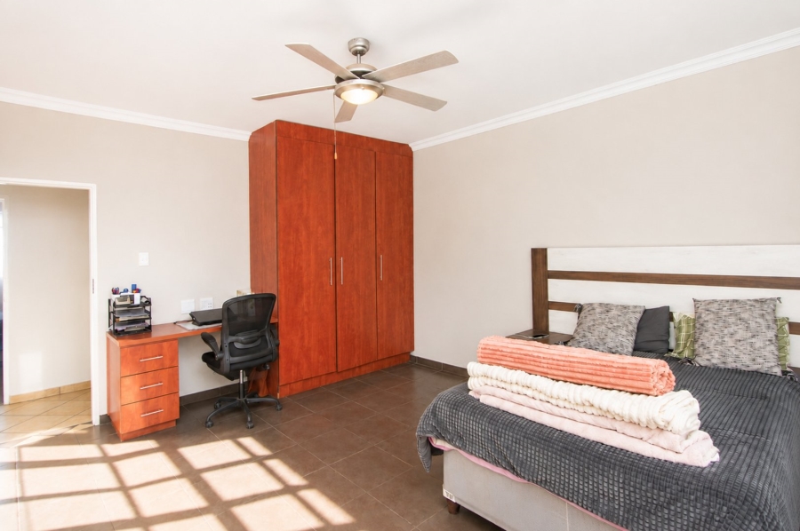 Commercial Property for Sale in Zandfontein AH Gauteng