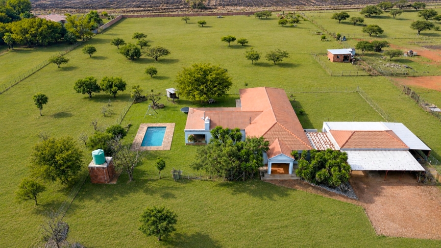 Commercial Property for Sale in Zandfontein AH Gauteng