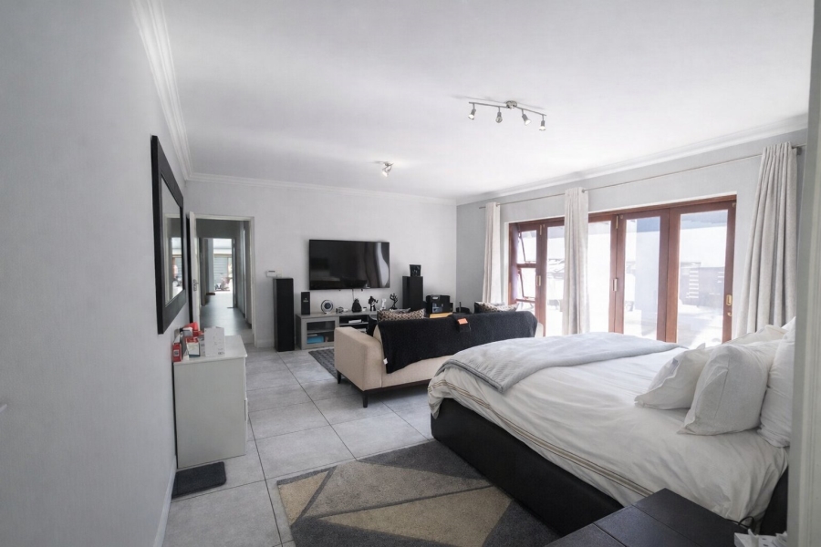 To Let 3 Bedroom Property for Rent in Fourways Gauteng