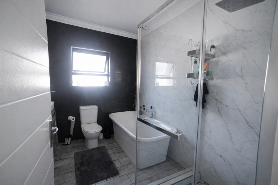 To Let 3 Bedroom Property for Rent in Fourways Gauteng