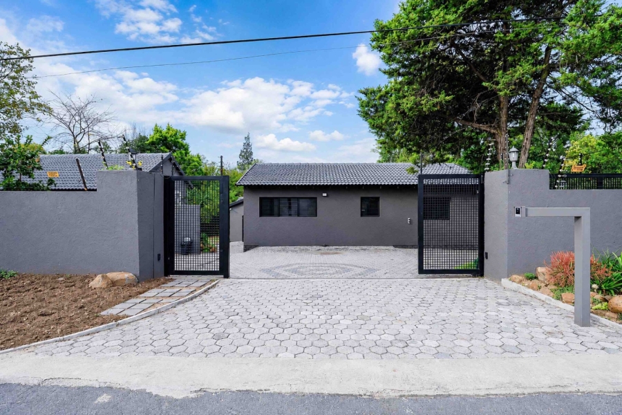 5 Bedroom Property for Sale in Woodmead Gauteng