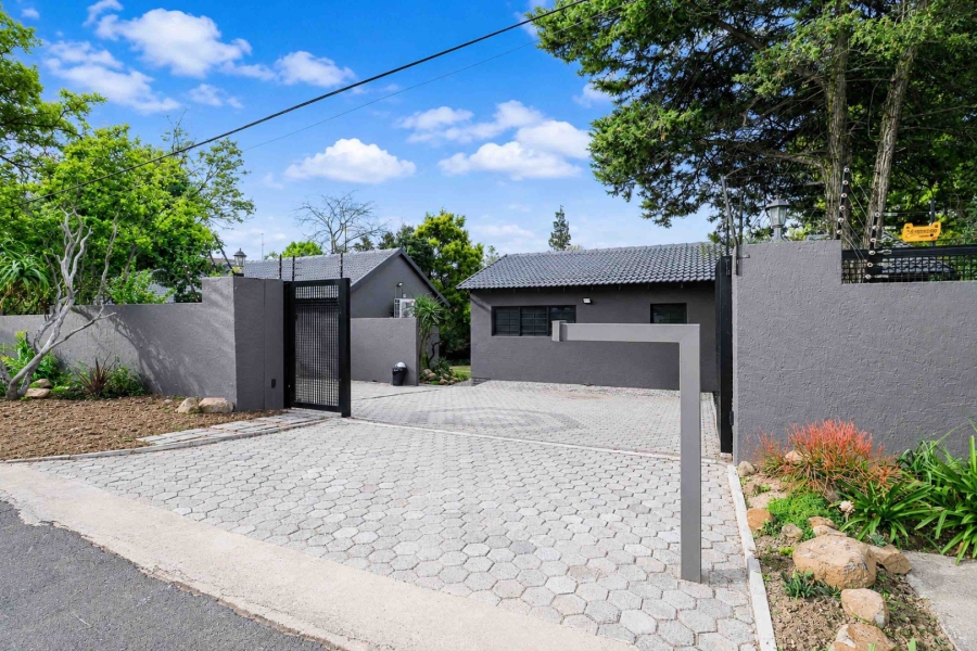 5 Bedroom Property for Sale in Woodmead Gauteng