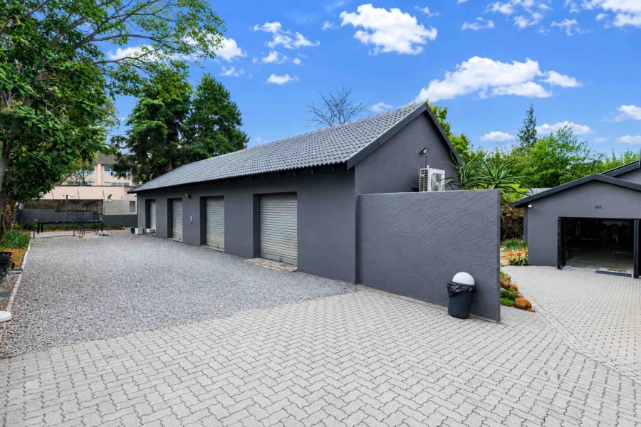 5 Bedroom Property for Sale in Woodmead Gauteng