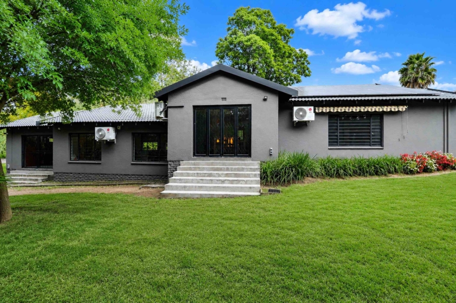 5 Bedroom Property for Sale in Woodmead Gauteng