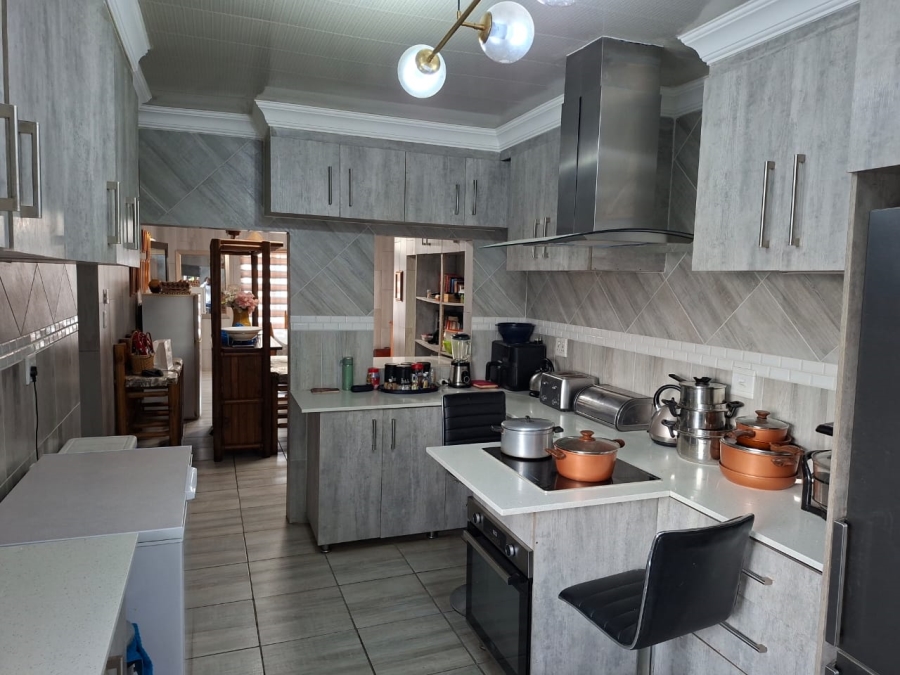 3 Bedroom Property for Sale in Magaliesmoot AH Gauteng