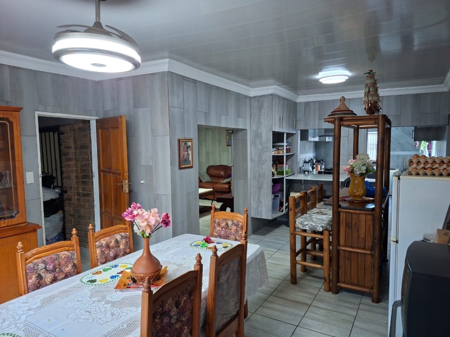 3 Bedroom Property for Sale in Magaliesmoot AH Gauteng