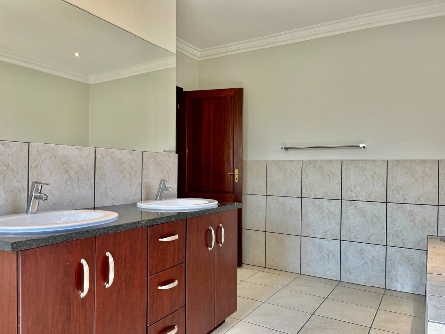To Let 4 Bedroom Property for Rent in Kyalami Ah Gauteng