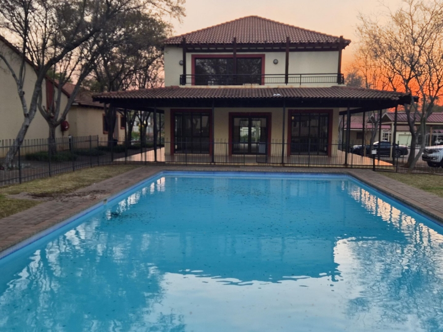 1 Bedroom Property for Sale in Oukraal Estate Gauteng