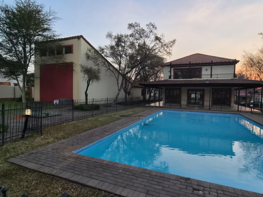 1 Bedroom Property for Sale in Oukraal Estate Gauteng