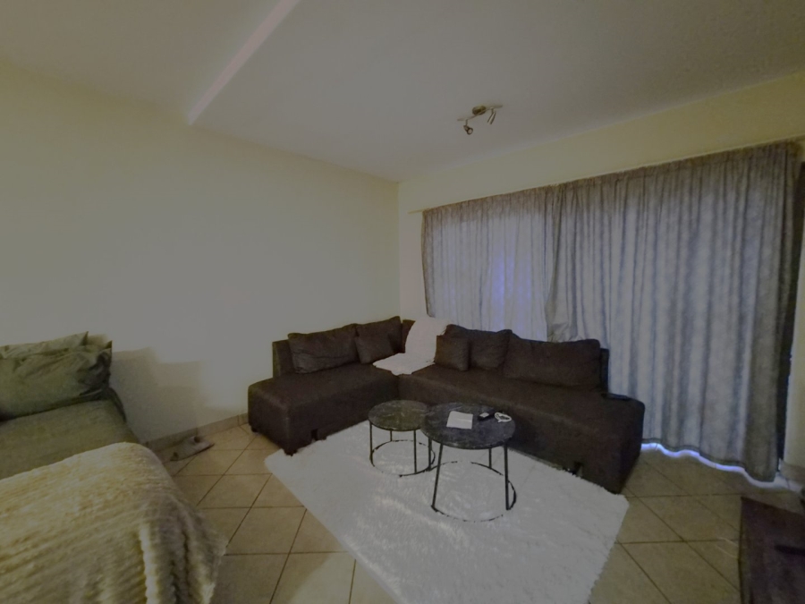 1 Bedroom Property for Sale in Oukraal Estate Gauteng