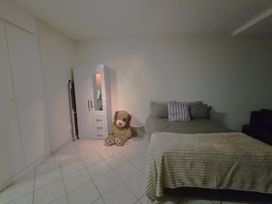 1 Bedroom Property for Sale in Oukraal Estate Gauteng