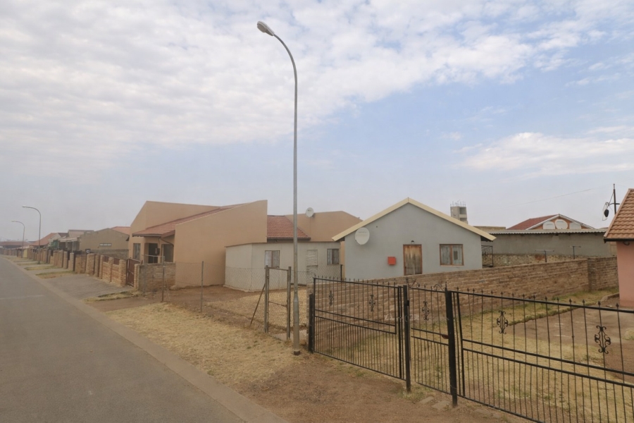 2 Bedroom Property for Sale in Beverley Hills Gauteng