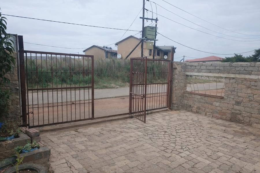 2 Bedroom Property for Sale in Impumelelo Gauteng