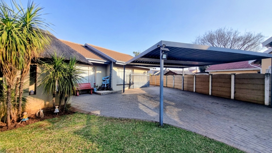 4 Bedroom Property for Sale in Arcon Park Gauteng