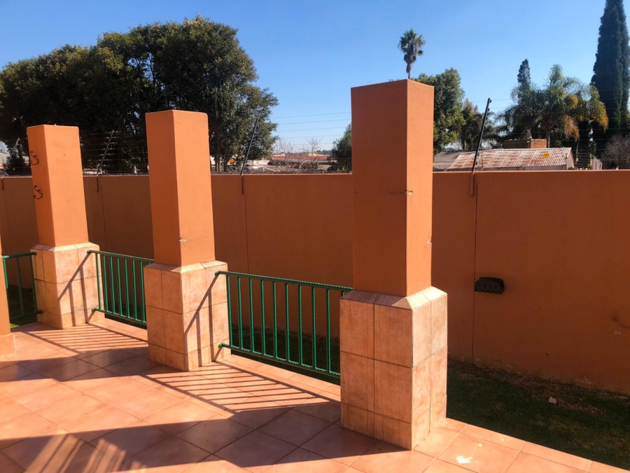 To Let 3 Bedroom Property for Rent in Glen Marais Gauteng