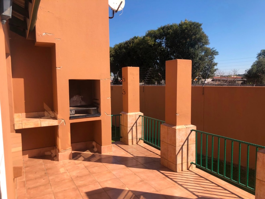 To Let 3 Bedroom Property for Rent in Glen Marais Gauteng