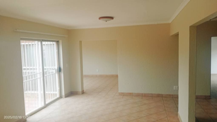 To Let 3 Bedroom Property for Rent in Glen Marais Gauteng