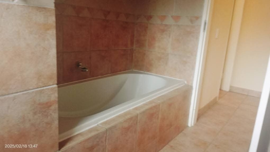 To Let 3 Bedroom Property for Rent in Glen Marais Gauteng
