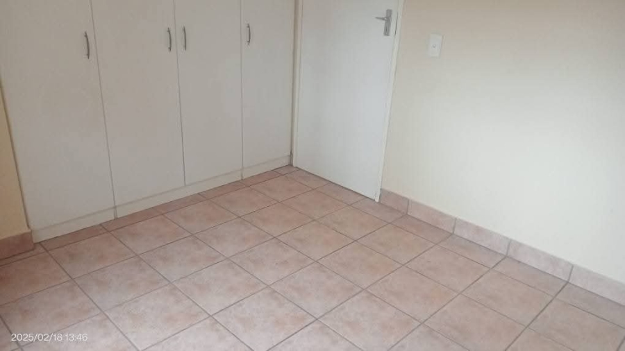 To Let 3 Bedroom Property for Rent in Glen Marais Gauteng
