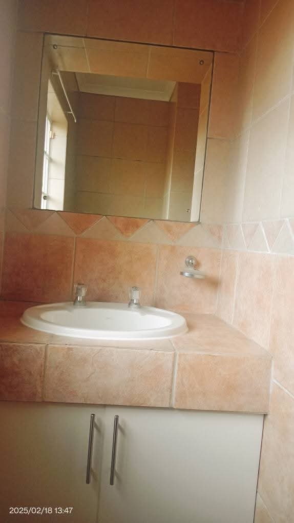 To Let 3 Bedroom Property for Rent in Glen Marais Gauteng