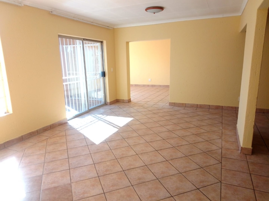 To Let 3 Bedroom Property for Rent in Glen Marais Gauteng