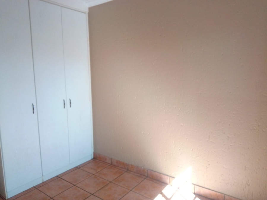 To Let 3 Bedroom Property for Rent in Glen Marais Gauteng