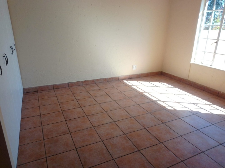 To Let 3 Bedroom Property for Rent in Glen Marais Gauteng