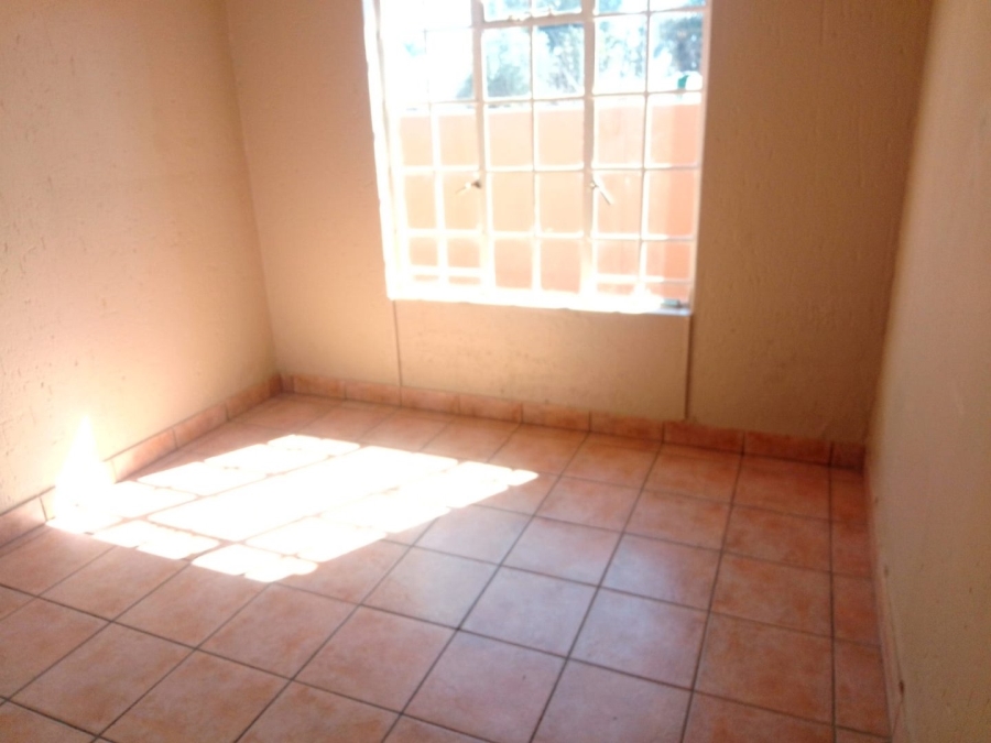 To Let 3 Bedroom Property for Rent in Glen Marais Gauteng