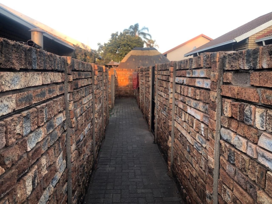 2 Bedroom Property for Sale in The Orchards Gauteng