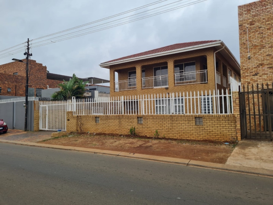 12 Bedroom Property for Sale in Lenasia Ext 5 Gauteng