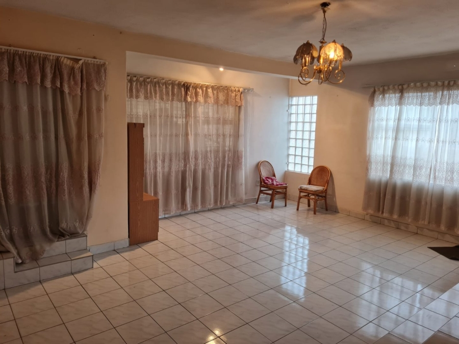 12 Bedroom Property for Sale in Lenasia Ext 5 Gauteng