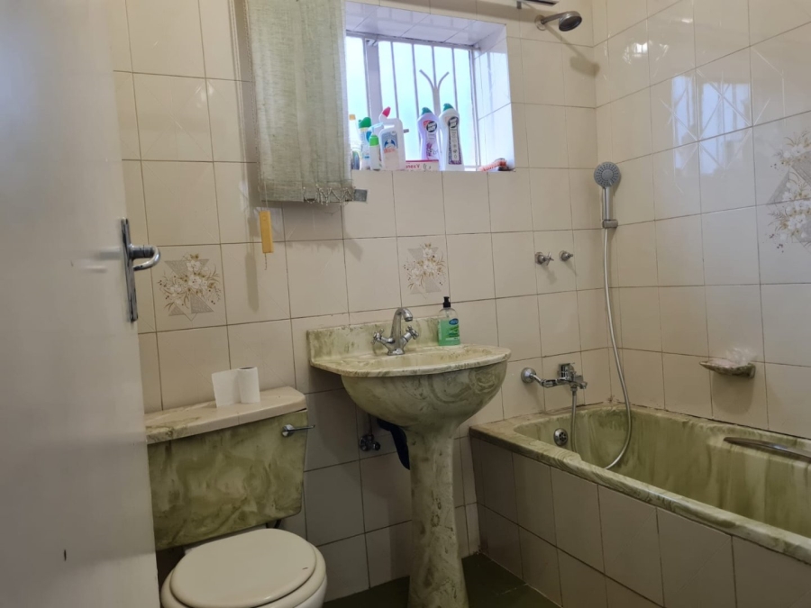 12 Bedroom Property for Sale in Lenasia Ext 5 Gauteng