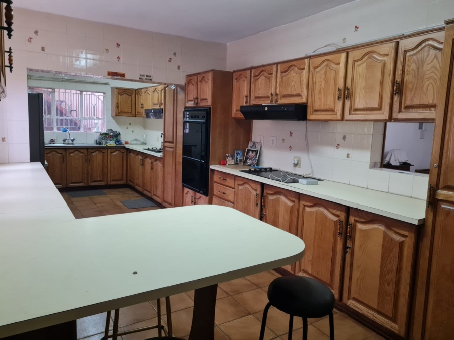 12 Bedroom Property for Sale in Lenasia Ext 5 Gauteng