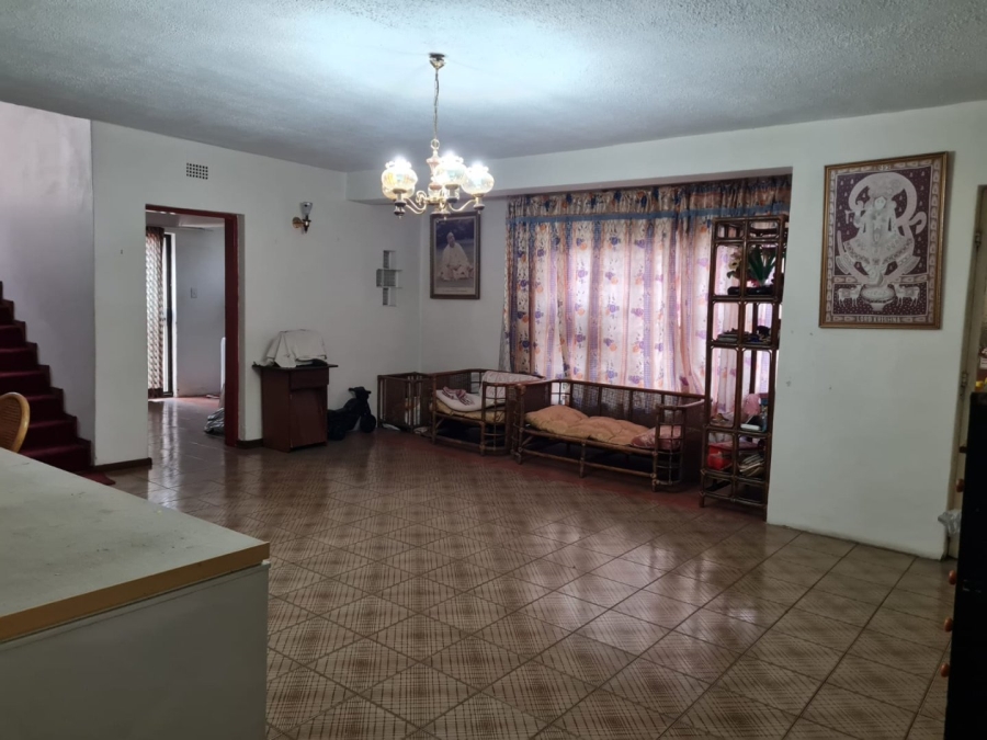 12 Bedroom Property for Sale in Lenasia Ext 5 Gauteng