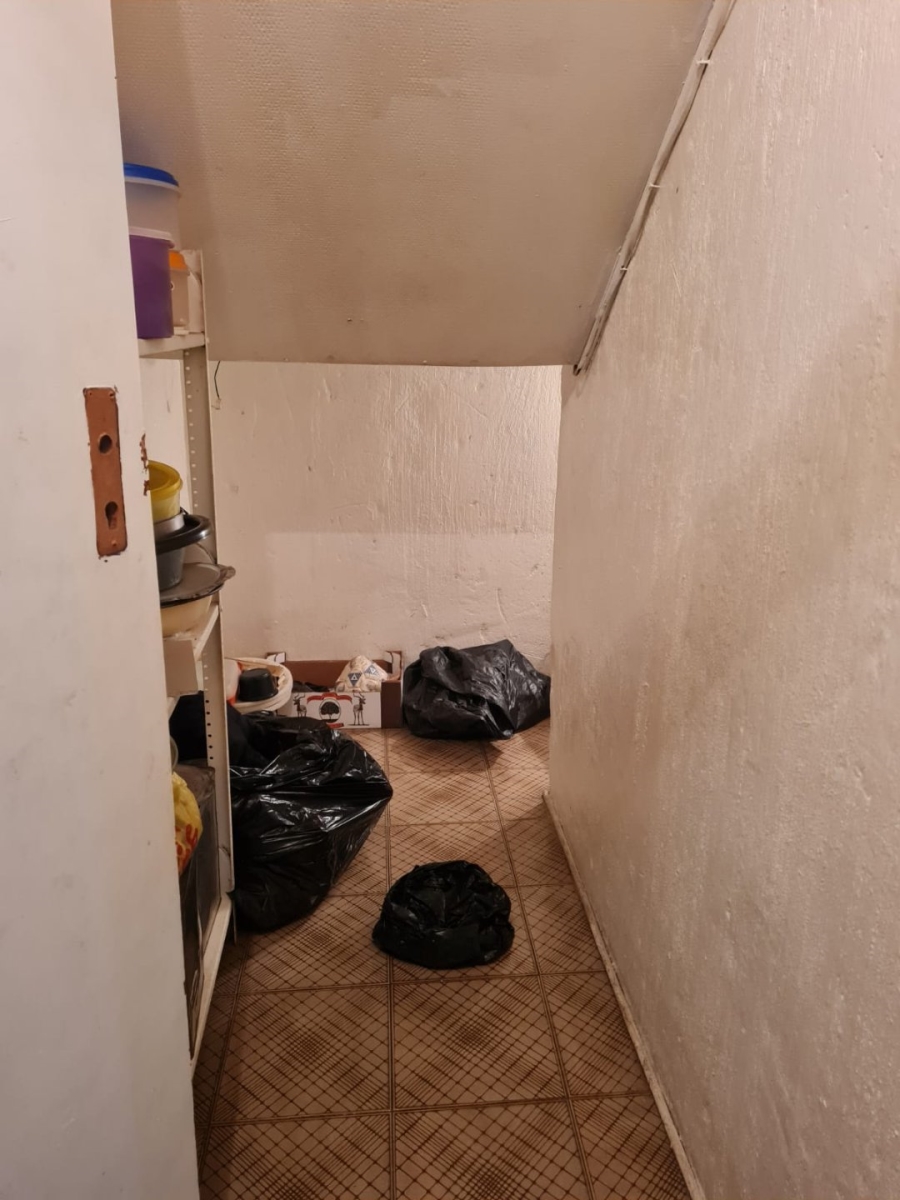 12 Bedroom Property for Sale in Lenasia Ext 5 Gauteng